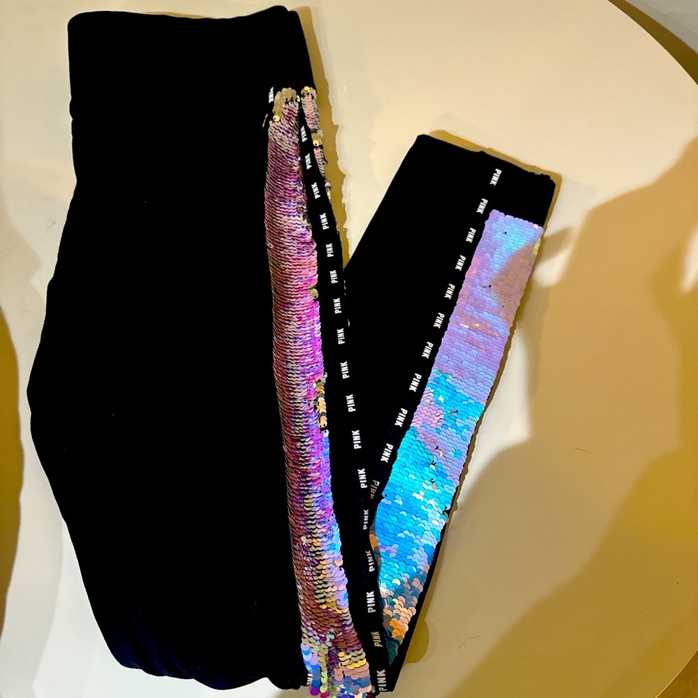 VS Pink leggings